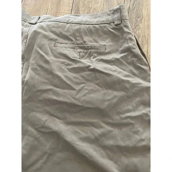 Tommy Bahama Men's Beige Pleated Front silk Shorts Size 38 - Picture 3 of 5